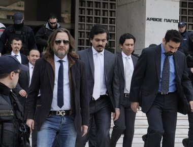 Νέες κατηγορίες για τους 8 Τούρκους αξιωματικούς από την Άγκυρα